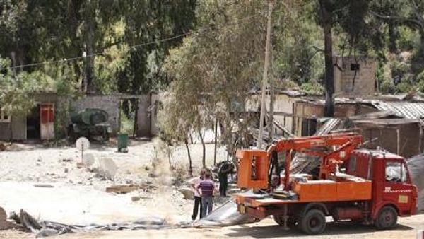 صورة من موقع انفجار استهدف ثكنات لقوات الأمن في ولاية بومرداس الجزائرية يوم الجمعة