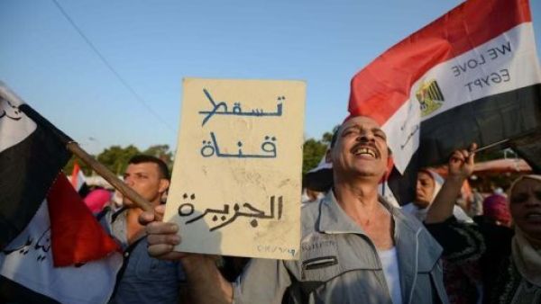 متظاهرون مناهضون لقناة الجزيرة في مصر