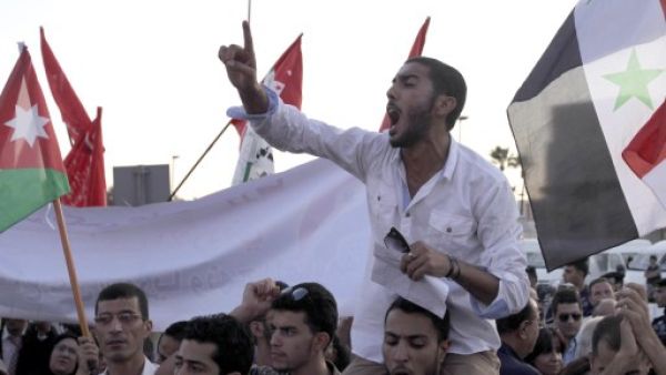 ordanian opposition protesters shout slogans during a anti-US demonstration outside the US embassy on September 1, 2013 in the Jordanian capital Amman. (AFP)