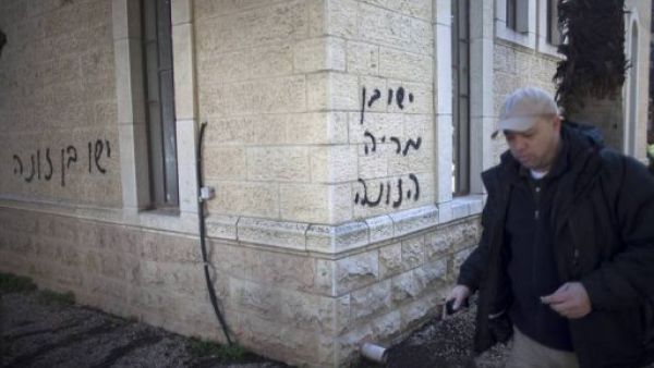 كتابات معادية للمسيحية على جدران كنيسة في القدس
