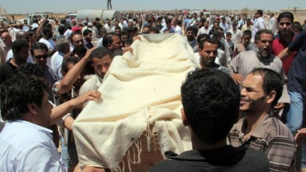 بنغازي تشيع قتلاها ال 31 غداة مواجهات دامية