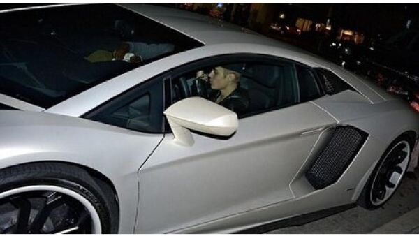 Justin was spotted driving around in a white Lamborghini. (Photo: Twitter)