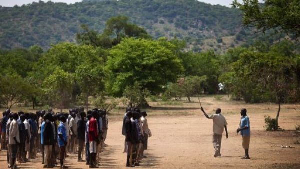 متطوعون جدد في الجيش الشعبي لتحرير السودان في معسكر سري في جبال النوبة في جنوب كردفان