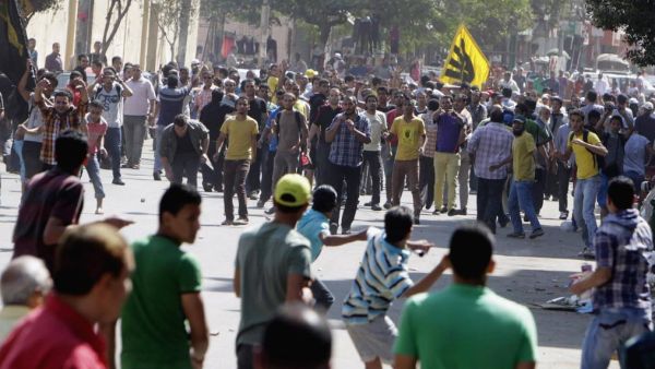 اشتباكات في عدة مدن مصرية