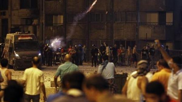 اشتباكات بوسط القاهرة يوم الإثنين