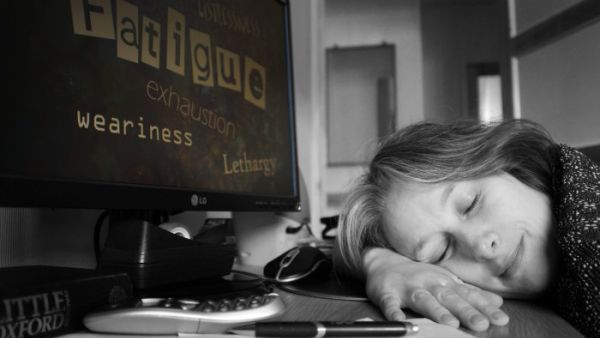 People are not taking decent 'holiday' rest from their relentless careers nowadays. It does not help that increasingly, people operate on laptops and also smart phones lately, that make for carrying your work around with you, literally. Picture from 'polopuentearanda'.