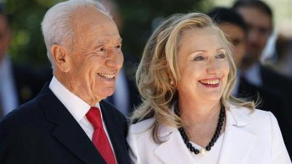 كلينتون وبيريز