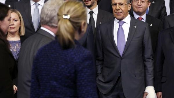 Clinton (back to the camera) and Lavrov on Thursday (Photo: Kevin Lamarque / POOL / AFP)