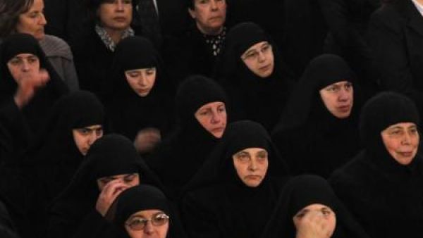 راهبات اثناء قداس في دمشق
