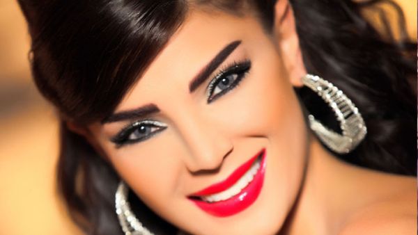 Singer Dina Hayek returned to her old and best-suited music genre: Romance! (Image: courtesy of arabicollection)