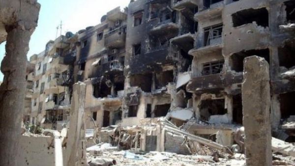 من صور الدمار الناجم عن القصف العنيف من قبل القوات النظامية