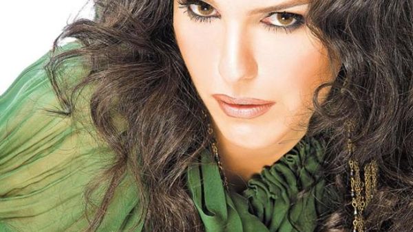 Egyptian actress Donia Abdel Aziz will be trying her hand at presenting in a new entertainment show