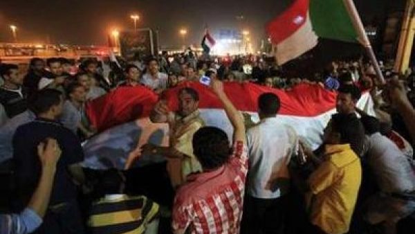 سودانيون يحتفلون في الخرطوم برحيل مبارك