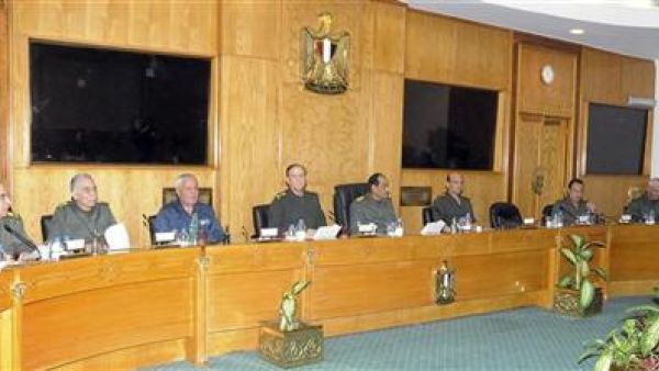  أعضاء المجلس العسكري المصري خلال اجتماع في القاهرة 
