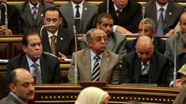 مجلس الشعب منقسم