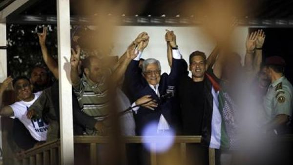 استئناف المحادثات بعد افراج اسرائيل عن اسرى فلسطينيين