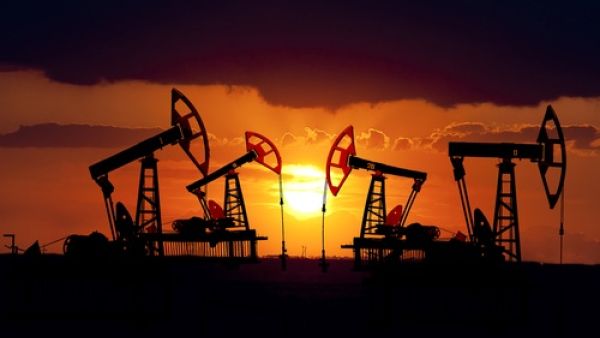 Lower oil prices and decreases in global demand further serve as a "deficit threat" for many Arab states since oil export receipts currently account for 80 percent of government revenues throughout the GCC (Shutterstock)