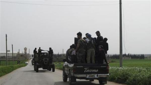 مقاتلون من المعارضة السورية في ادلب
