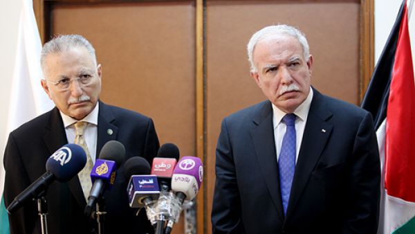 البروفسور اكمل الدين احسان اوغلي مع وزير الخارجية الفلسطيني