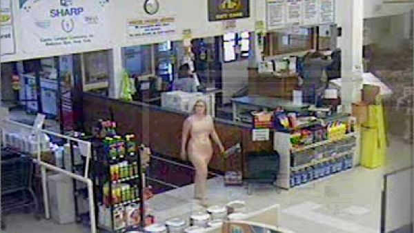 السيدة في المول