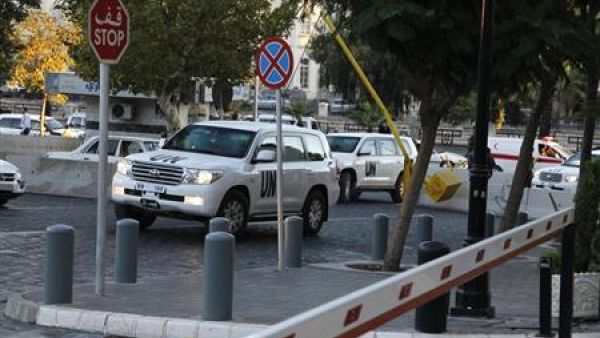 فريق مفتشي الاسلحة الكيماوية التابع للامم المتحدة في طريق عودته لفندق في دمشق