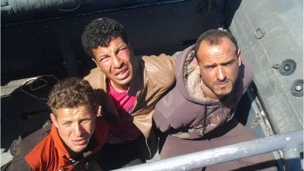 صور المتهمين بقطع كابل الانترنت عن صفحة الجيش المصري على فيسبوك