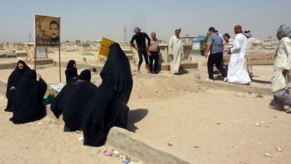 دفن شاب قتل في تفجير في مدينة الصدر

