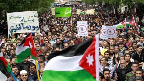 الآلاف يشاركون بتظاهرة للاسلاميين في عمان