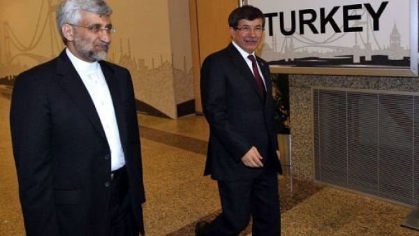 ارشيف/ سعيد جليلي ووزير الخارجية التركي احمد داود اوغلو في اسطنبول