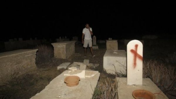 اعمال تدنيس في احدى المقابر في يافا  
