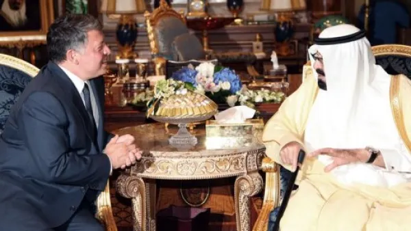 صورة نشرتها وكالة بترا العاهلين السعودي عبد الله بن عبد العزيز والاردني عبد الله الثاني في جدة 
