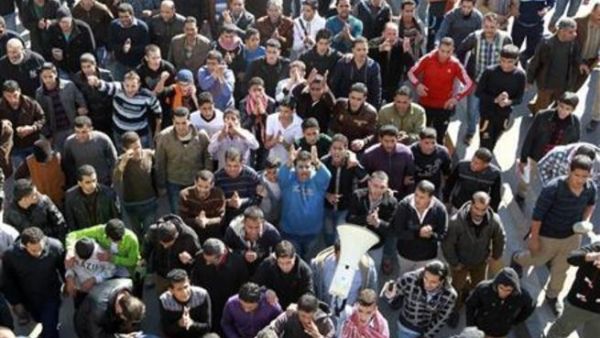محتجون على رفع اسعار الوقود في الاردن يتظاهرون في العاصمة عمان
