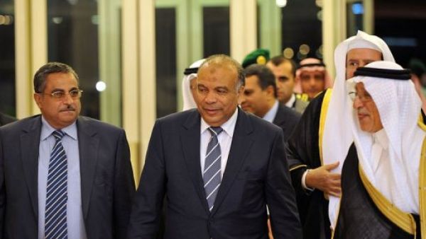 رئيس مجلس الشعب سعد الكتاتني (وسط) والشورى احمد فهمي لدى وصولهما للقاء وزير الخارجية الامير سعود الفيصل   