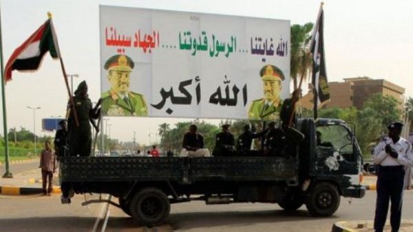 افراد من الجيش والشرطة في الخرطوم