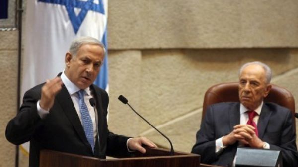 نتانياهو يتحدث امام الكنيست بحضور الرئيس الاسرائيلي شمعون بيريز