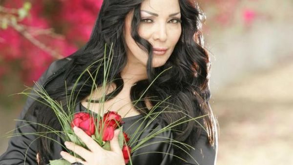 Layla is planning a new Egyptian-themed restaurant in Morocco