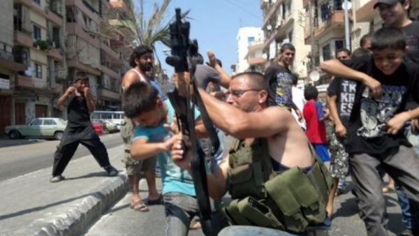  ابتهاج في شمال لبنان بمقتل مسؤولين سوريين 