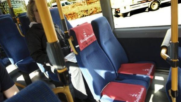 مقاعد مخصصة "للحب" في حافلة لنقل الركاب في كوبنهاغن ف