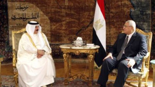 Egypt's interim president Adly Mansour previously met with Bahrain's King Hamad to discuss investment ties. Egypt hopes to extend investment ties with other GCC nations as well in the upcoming months (Courtesy of Bahrain News Agency)