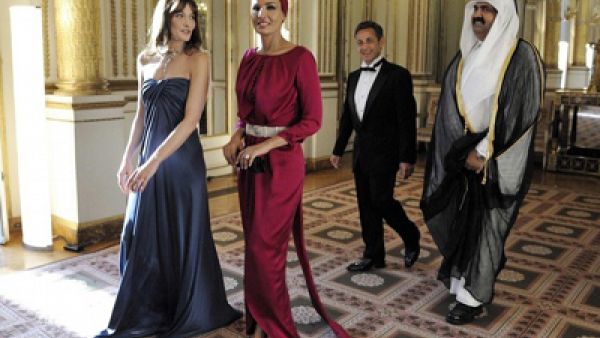 موزة مع كارلا برسكوني