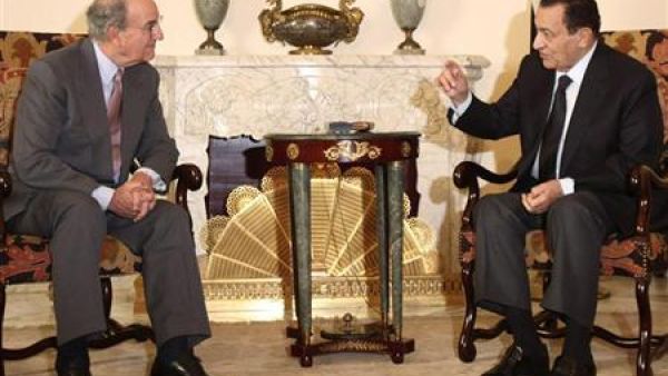 مبارك وميتشيل/أرشيف