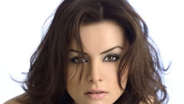 Lebanese beauty, Nour, has been chosen as the new face of Olay's Age Defying cream