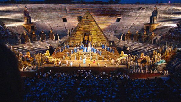 Aida.