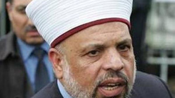 شيخ تيسير رجب بيوض التميمي، اقالة مفاجئة