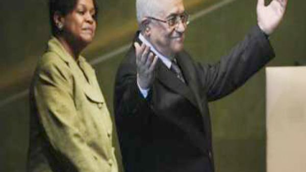 عباس يؤكد رفضه سحب طلب العضوية