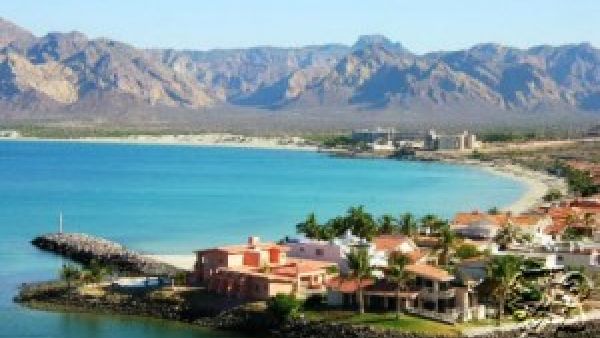 One of Oman's largest economic sectors is tourism. The Sultanate hopes to have 12 million visitors by 2020 (Courtesy of One Oman)