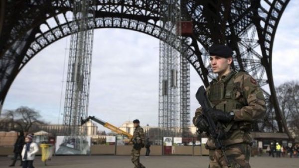 جنود فرنسيون في باريس