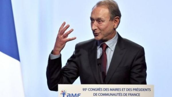 رئيس بلدية باريس الاشتراكي برتران ديلانوي