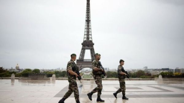 القاعدة تدعو لضرب مصالح فرنسا