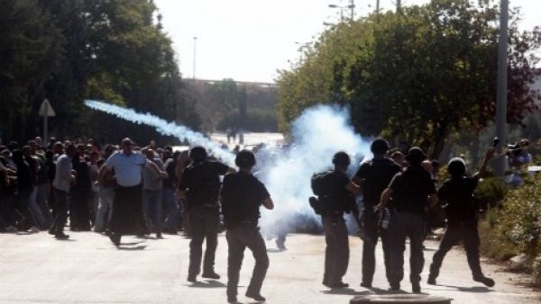 مواجهات في طوبا الزنغرية بين شبان والشرطة الاسرائيلية اثر حرق المسجد